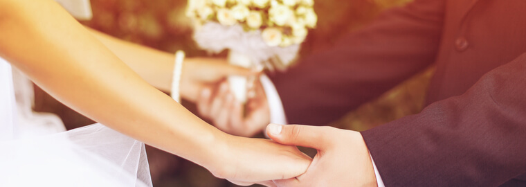 最新の国際結婚の傾向は減少トレンドだが、今後は増えると信じて国際結婚したカップル