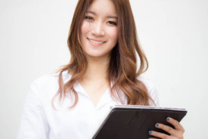 留学生が就職してOLになっている