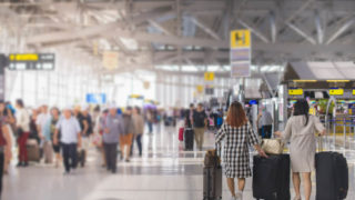 国際空港ロビー
