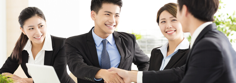 究極の行政書士は、企業のニーズに応えるため、あらゆる依頼に対応できるビジネスネットワークを構築している