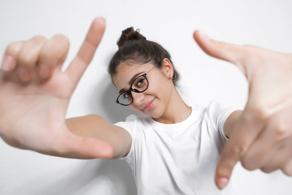 通称名制度はどこまで有効なの?とおどけて質問する外国人女性