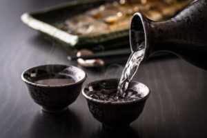 国際結婚を反対する両親に、中国人妻がプレゼントした日本酒