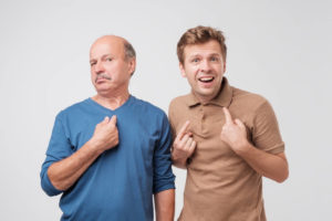 永住者以外の外国人が保証人を依頼され、「僕?」と言っている