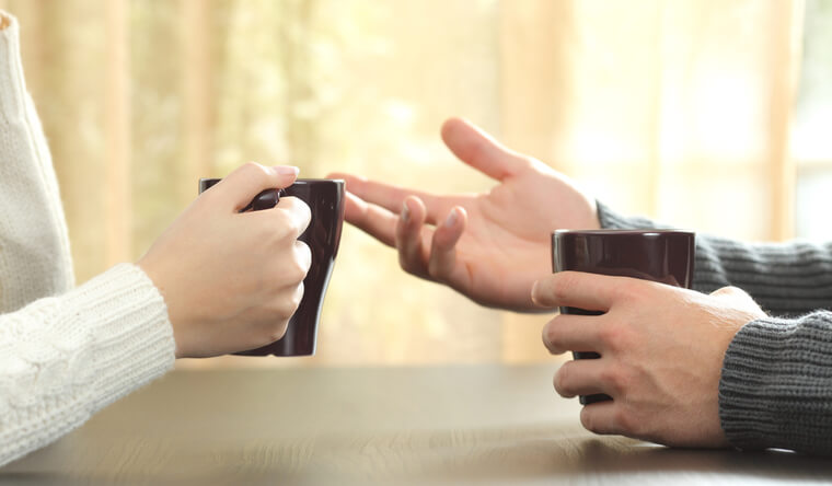 国際結婚相談所を通じて、国外でお見合をする男女