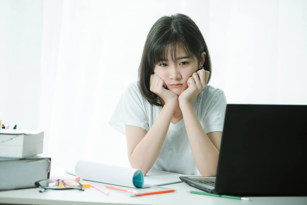 借金が返せていないが、帰国日が近づき、もっと日本にいたいと考える出稼ぎ留学生
