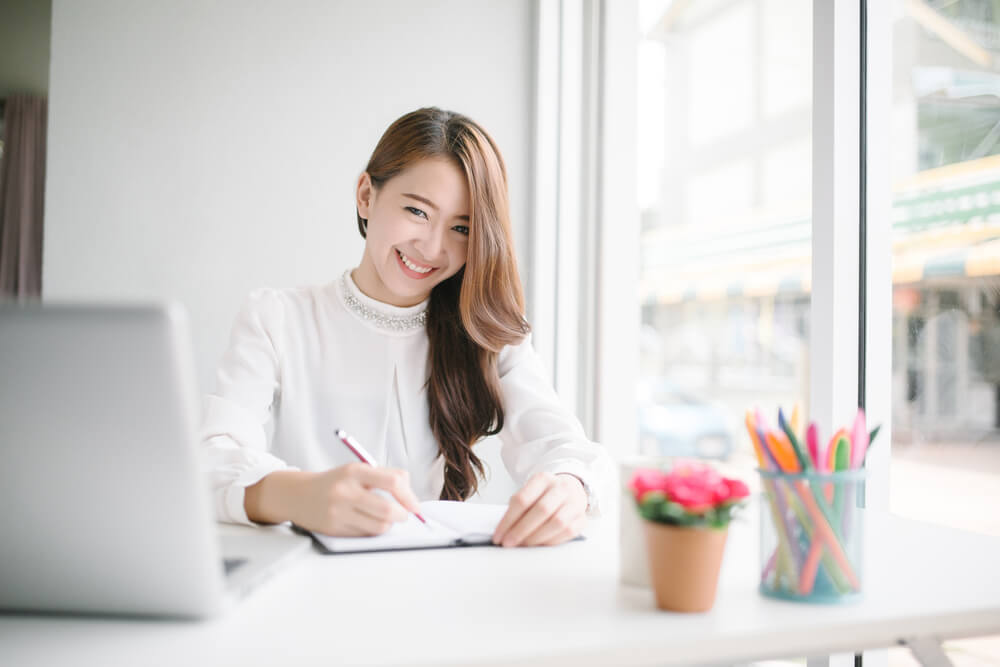 美しい顔だがビザ目的の結婚を狙う出稼ぎ留学生