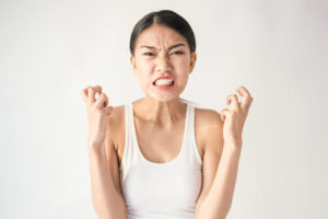 外国人と付き合ったことがない日本人に、『親がこういったから!』とキレる日本人女性