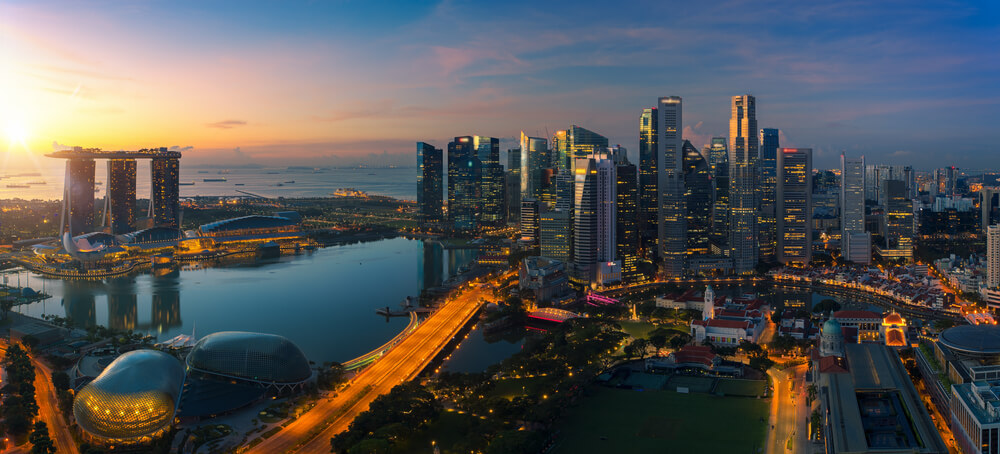 海外旅行や海外移住先として人気が高いシンガポールの夜景